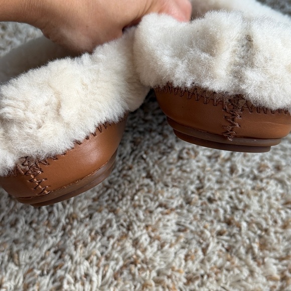 Tory Burch Women's Slippers/ Natural Suede, Sheepskin and Leather (Royal Tan, 8) - Picture 4 of 6